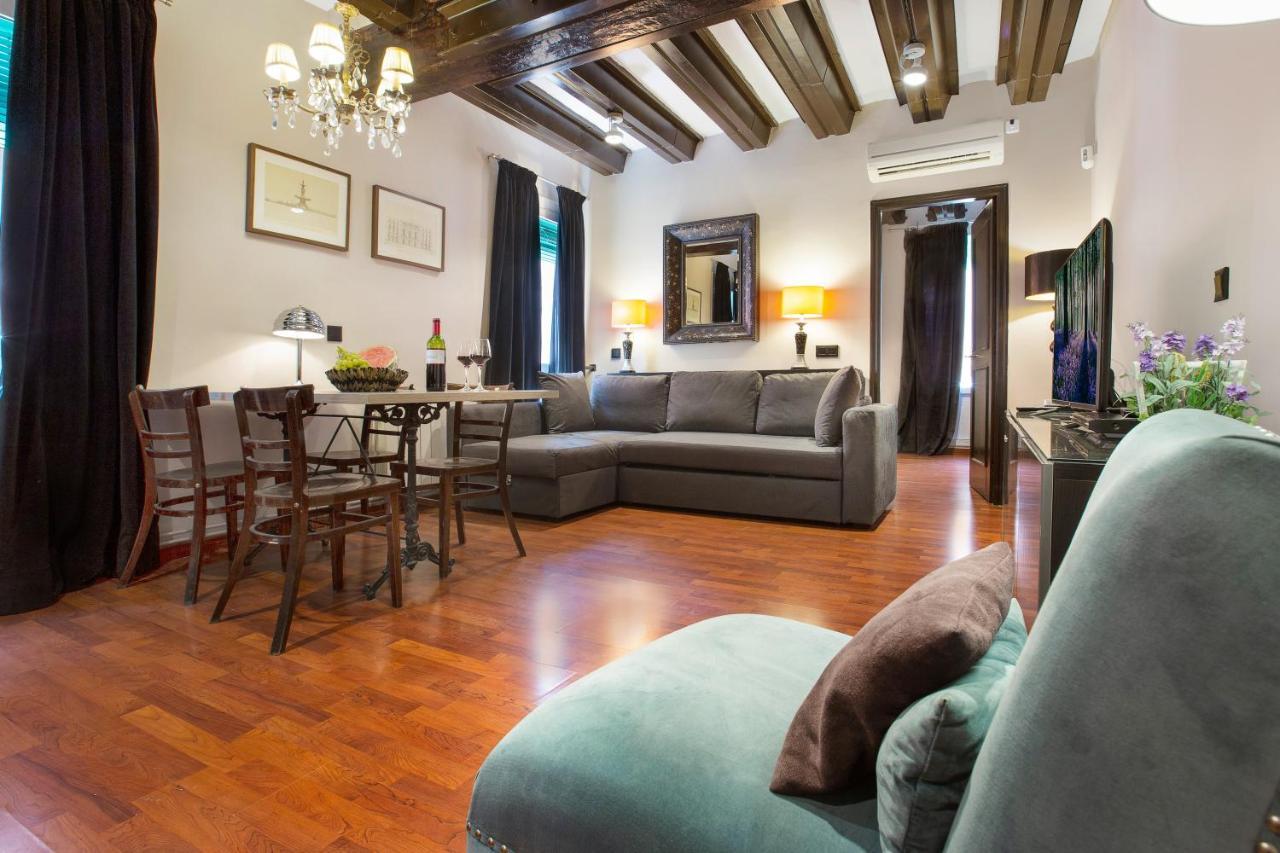 Stay U-Nique Apartments Carretes Barcelona Luaran gambar
